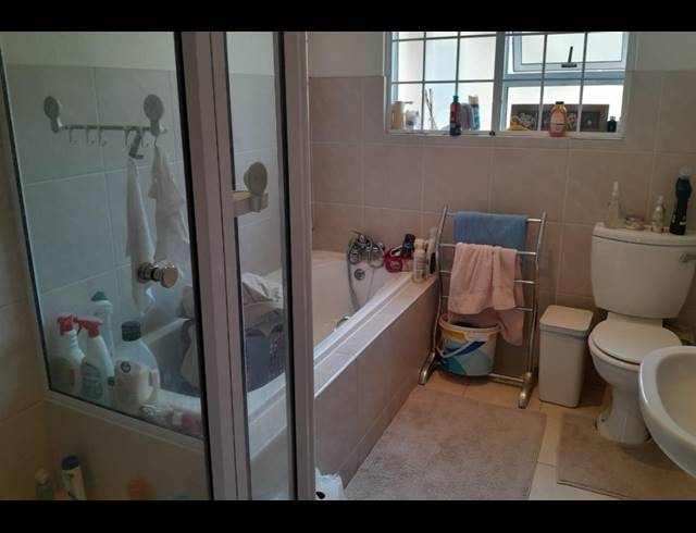 5 BEDROOM HOUSE FOR SALE IN MONDEOR